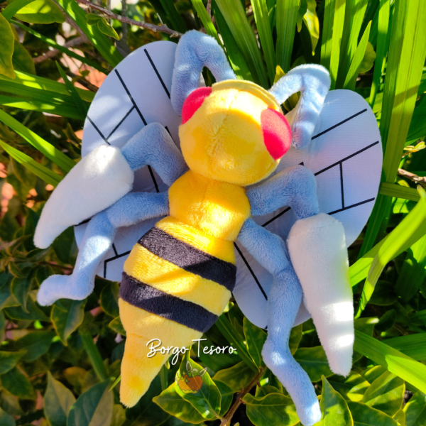Beedrill Peluche Fit