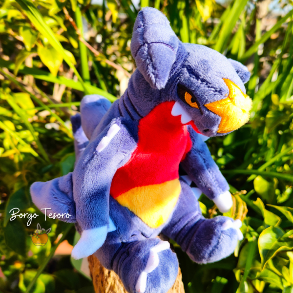 Garchomp Peluche Fit