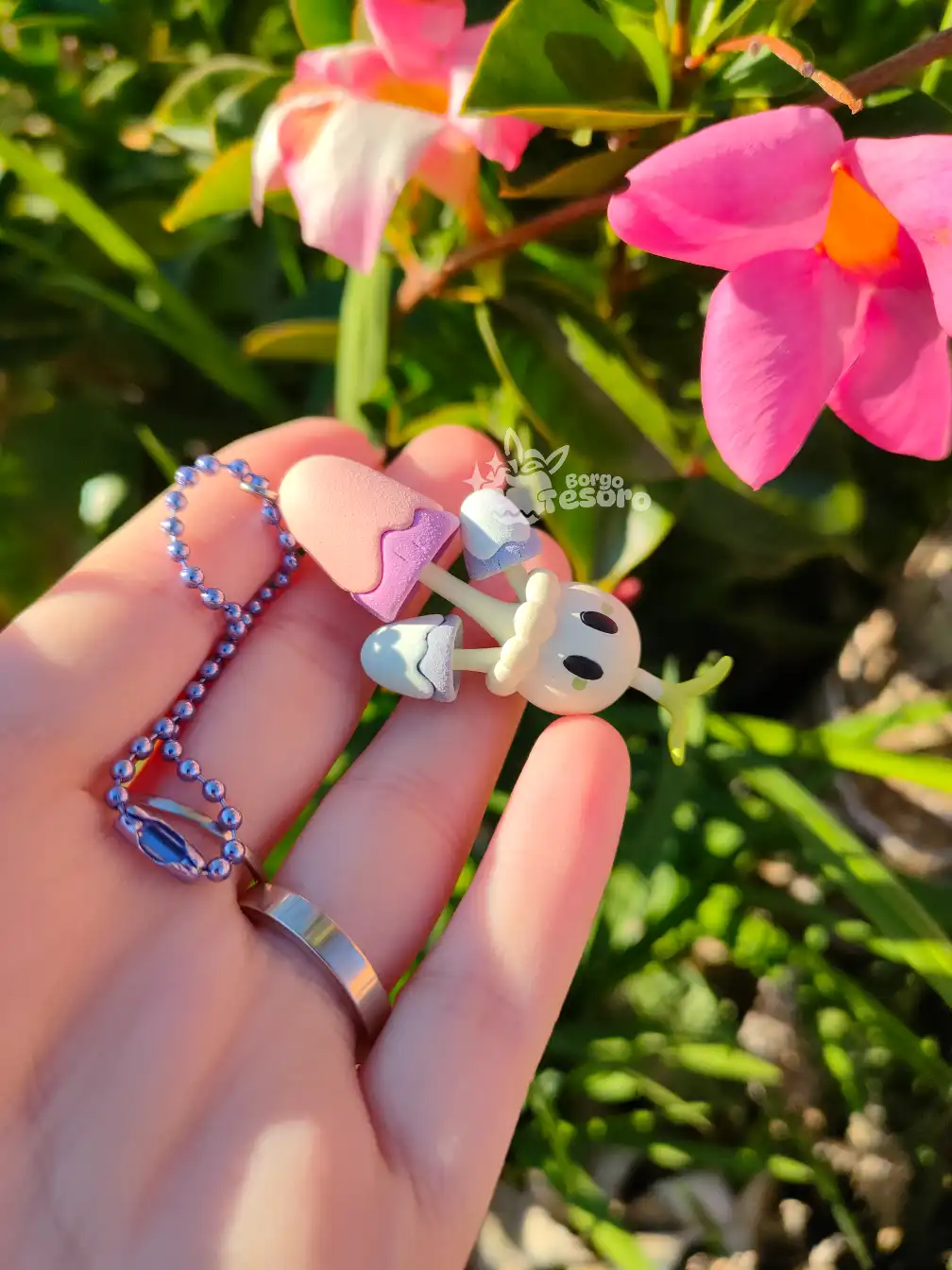 Morelull Pokémon Glowing Keychain - immagine 4