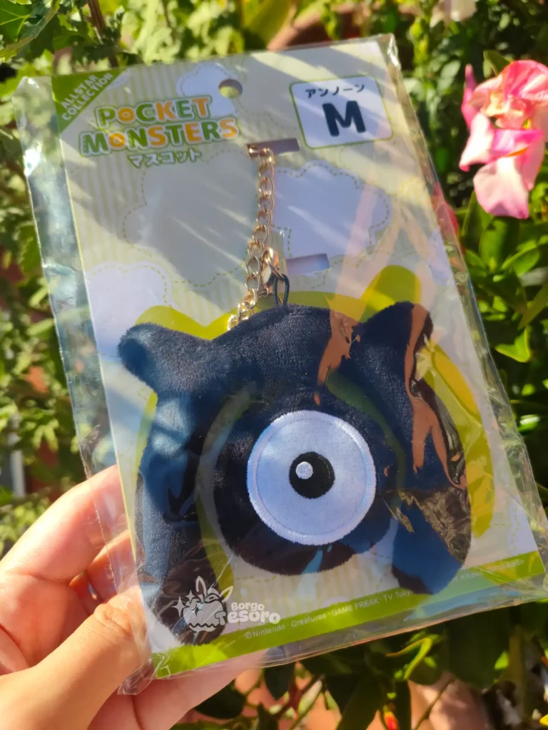 Unown M Pokémon Peluche Keychain
