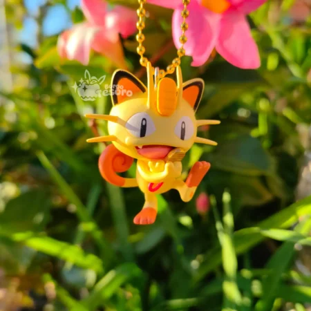 Meowth Pokémon Glowing Keychain