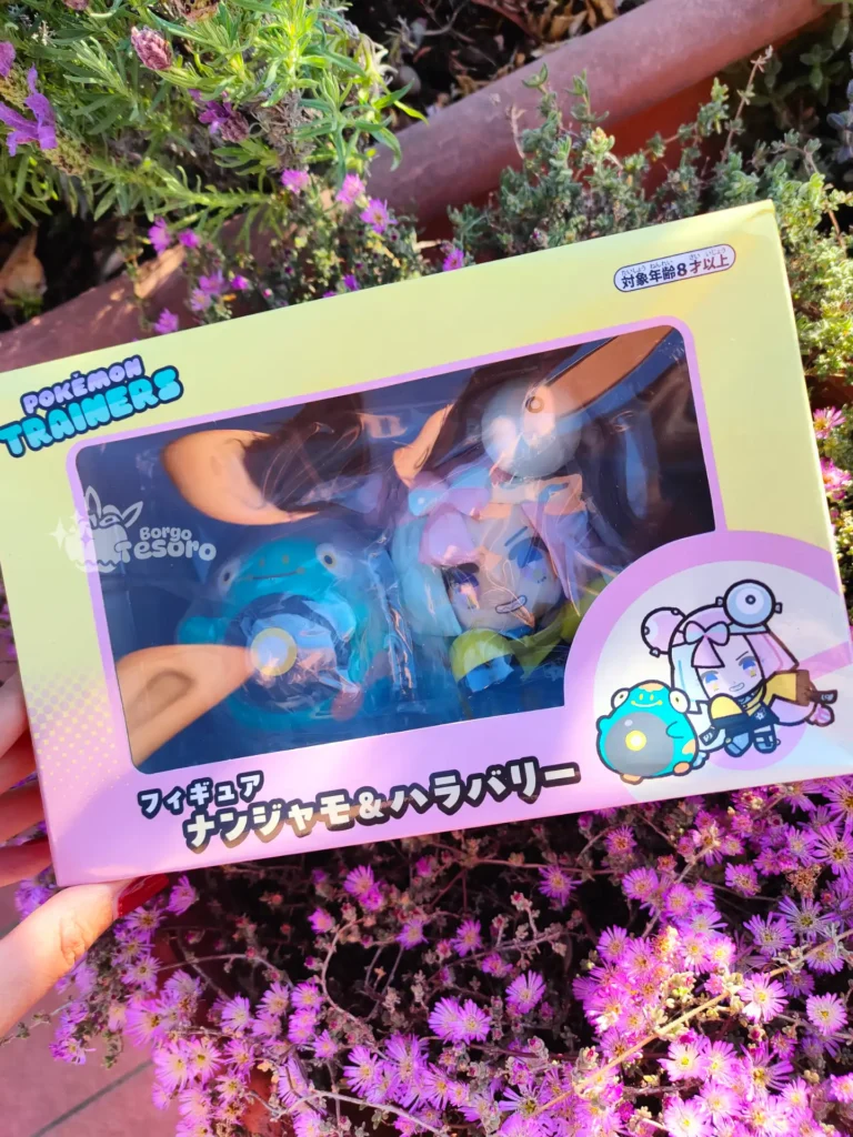 Kissara & Bellibolt Pokémon Trainers Figure