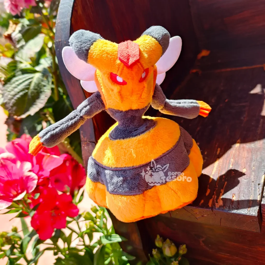 Vespiquen Peluche Pokémon Fit
