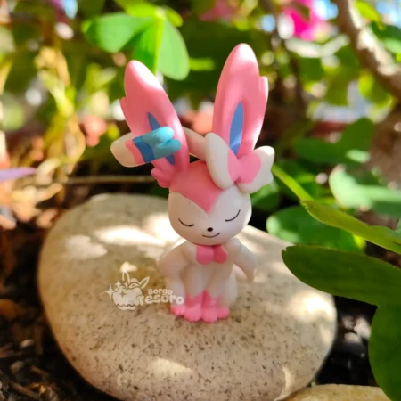 Sylveon Pokémon Sleeping Figure
