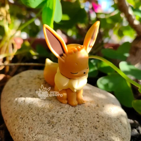 Eevee Pokémon Sleeping Figure