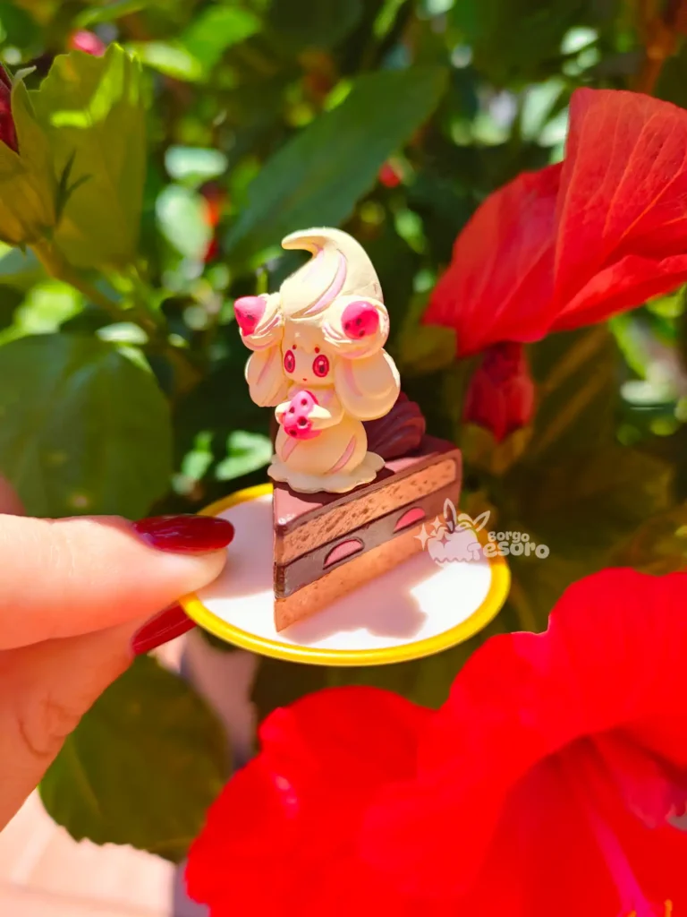 Alcremie Pokémon Yummy Figure