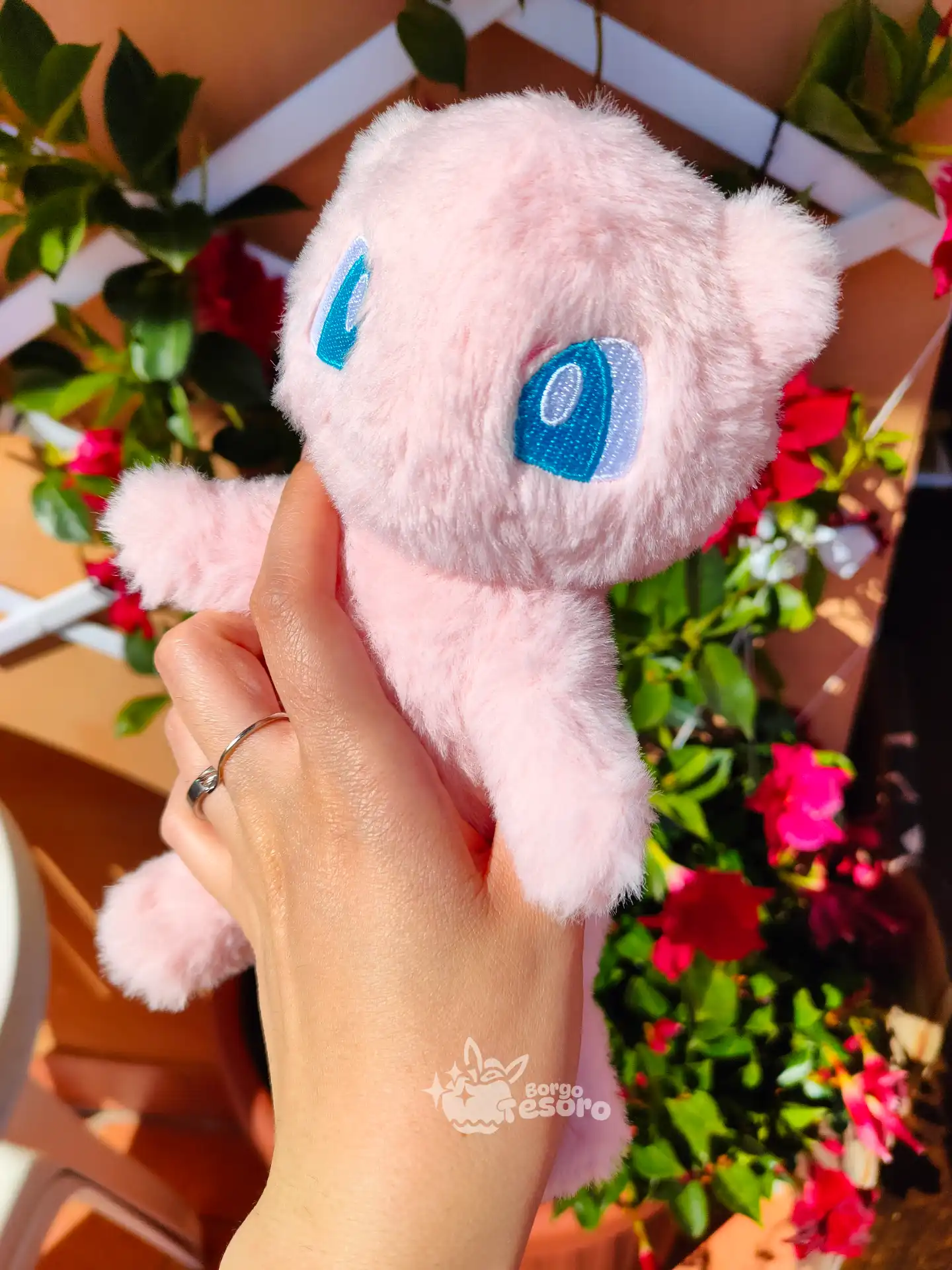Mew Pokémon Fluffy Posing Peluche - immagine 3