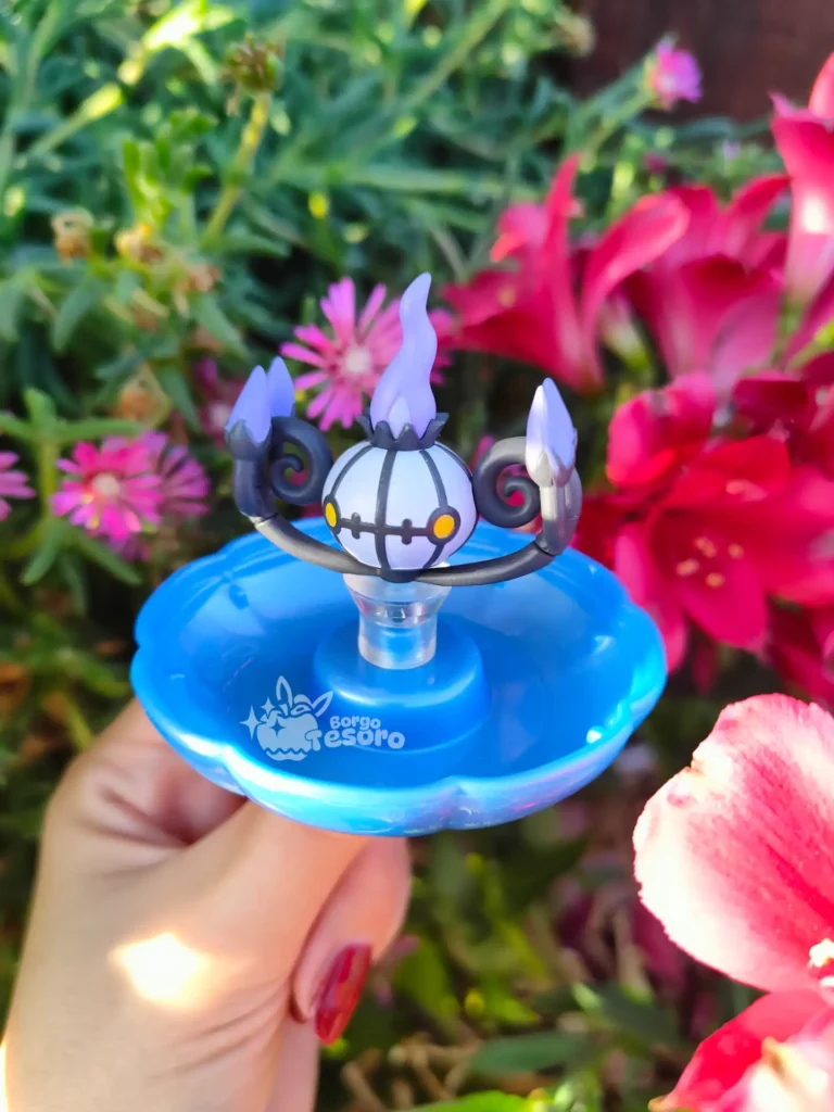 Chandelure Pokémon Accessory Case Figure