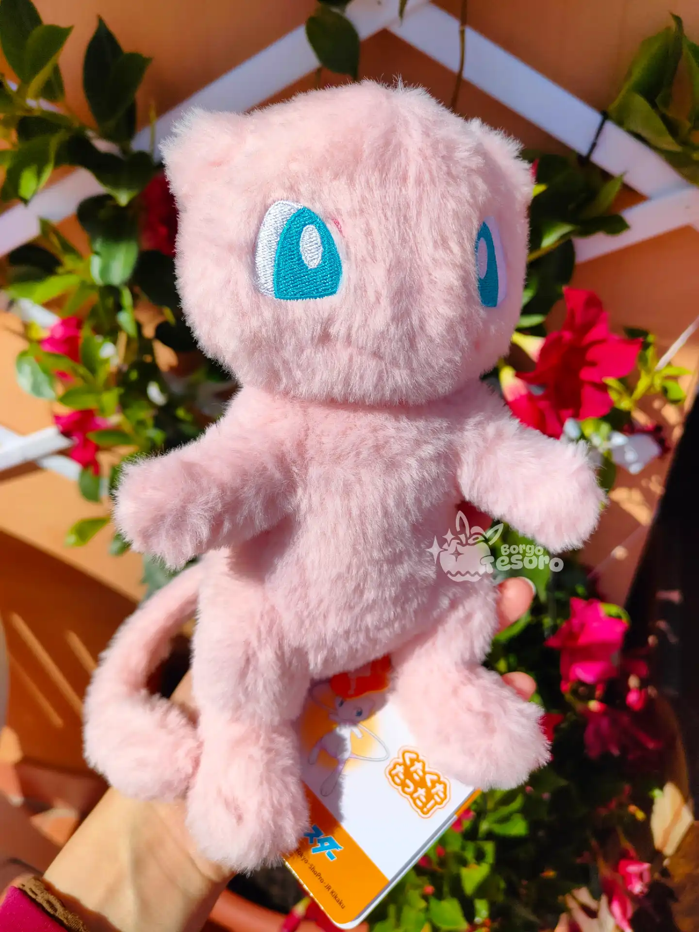 Mew Pokémon Fluffy Posing Peluche